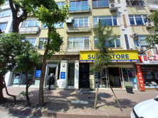 İstanbul Kadıköy Bağdat Caddesinde Satılık 340m² Depolu Dükkan